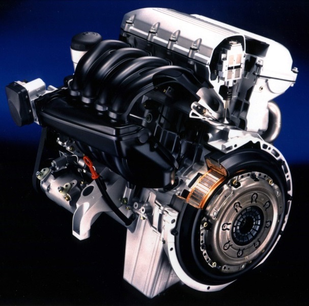 ISAD a lendítőkerékbe épített elektromos forgó gép és az elektromágnesekkel mozgatott szelepek egy BMW motoron.