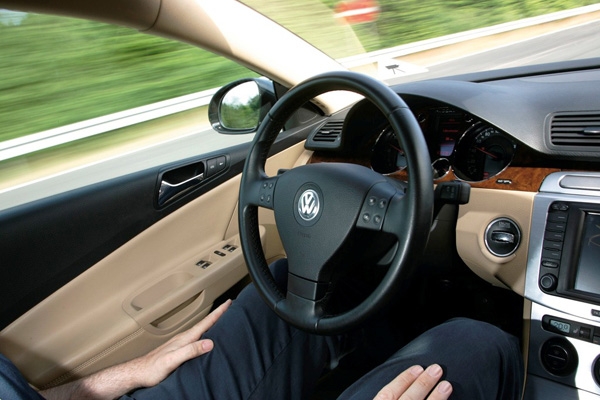 Temporary Auto Pilot in action at 130 km/h speed (Source: Volkswagen)