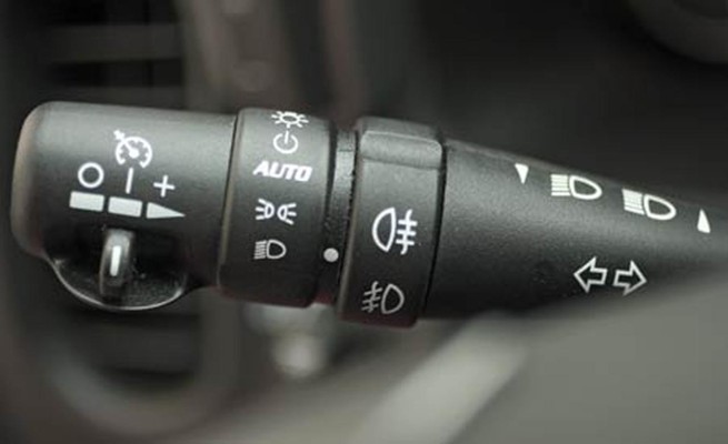 Indicator stalk with cruise control and light switches (Source: http://www.carthrottle.com/)